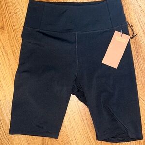 Girlfriend collective biker shorts NWT